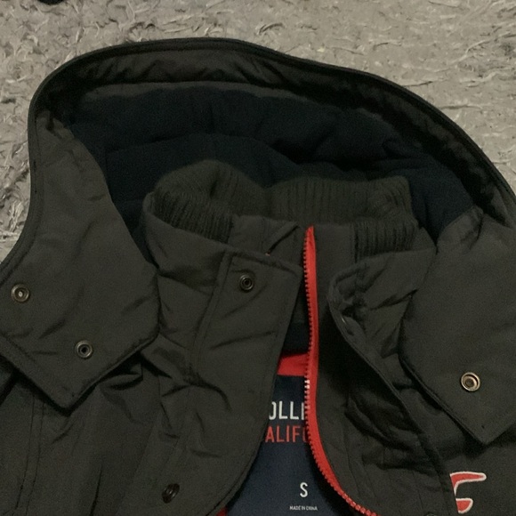 EUC! Hollister jacket with fleece inside. - Picture 9 of 11